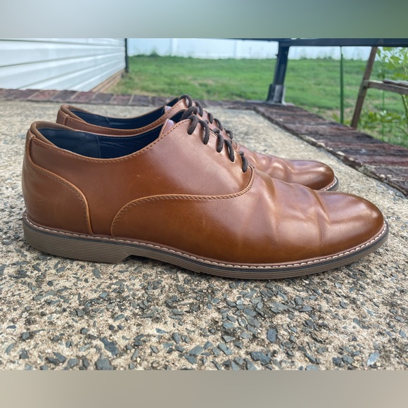 Cognac Steve Madden Plain Toe Oxford - Picture 4 of 11